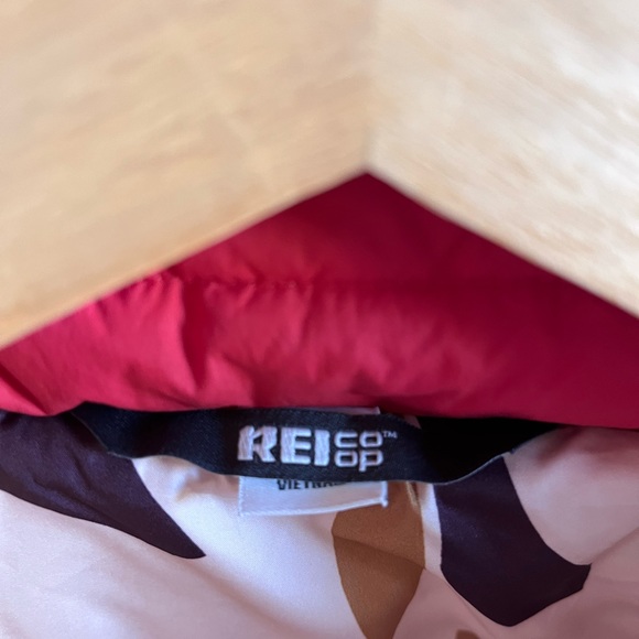 REI CO OP puffer jacket - Picture 3 of 5